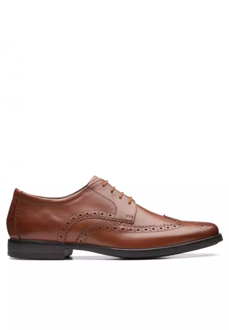 Clarks Clarks Howard Wing Dark Tan Leather Mens Shoes with Cushion Plus and Medal Rated Tannery Technology