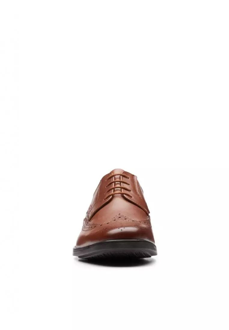 Clarks Clarks Howard Wing Dark Tan Leather Mens Shoes with Cushion Plus and Medal Rated Tannery Technology