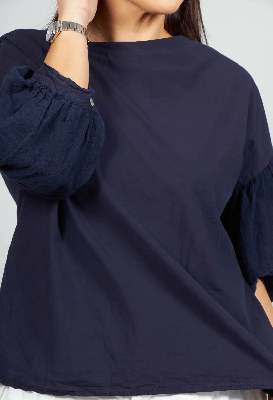 Crinkle Top with Contrasting Sleeves in Navy