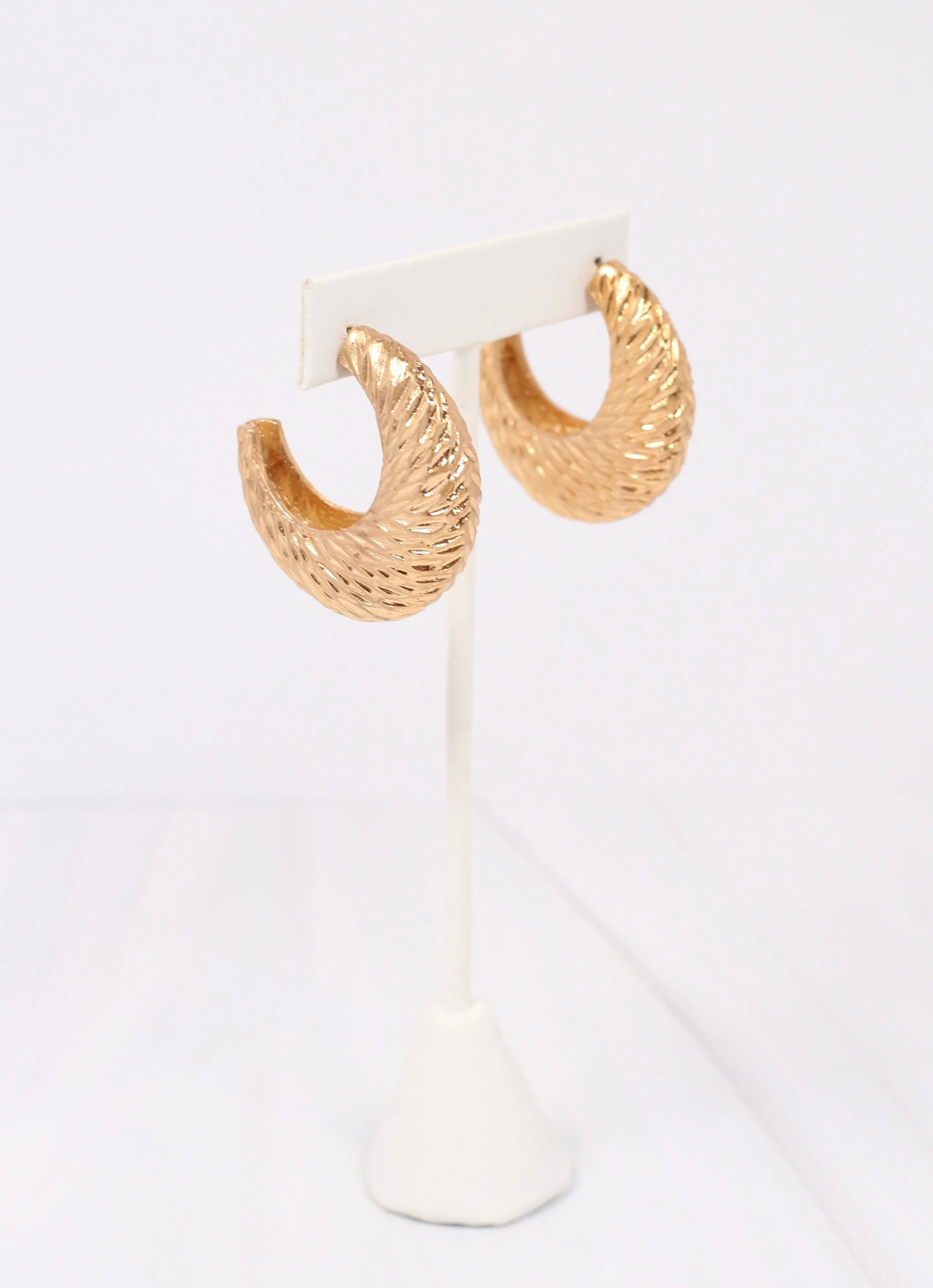 Eddie Textured Hoop Earring GOLD