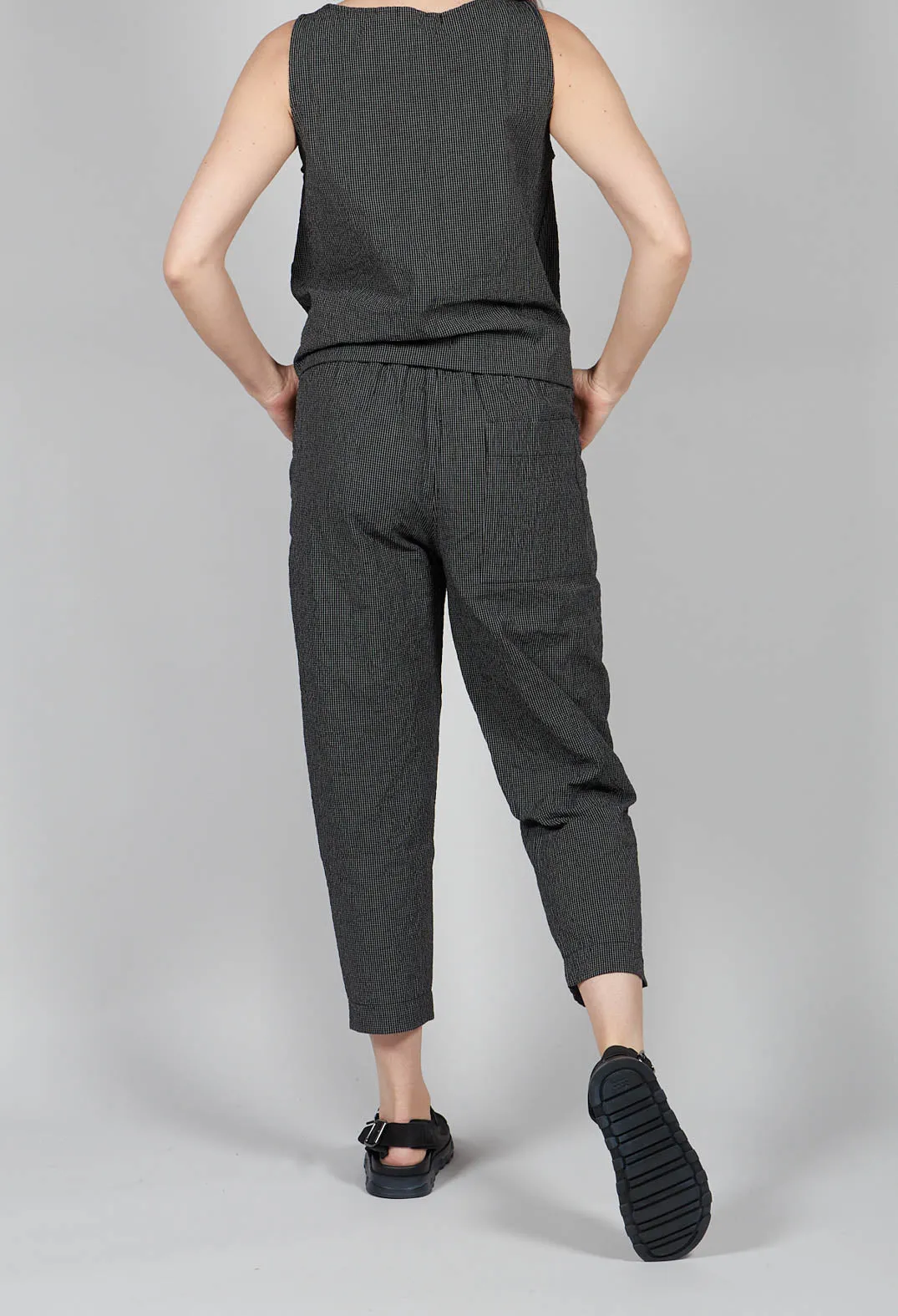 Terra Q Trousers In Nero