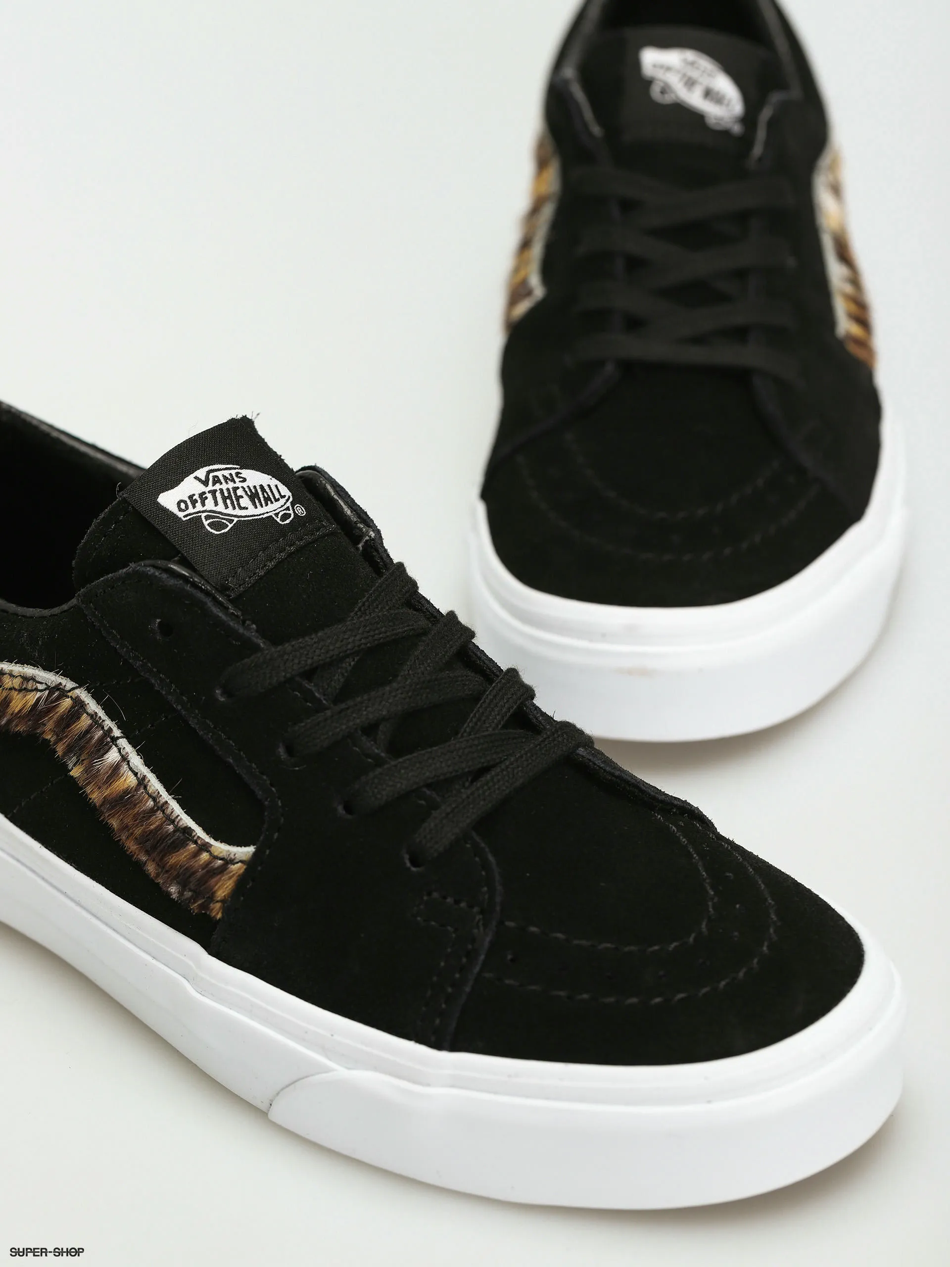 Vans Sk8 Low Shoes (soft suede/black/tiger)