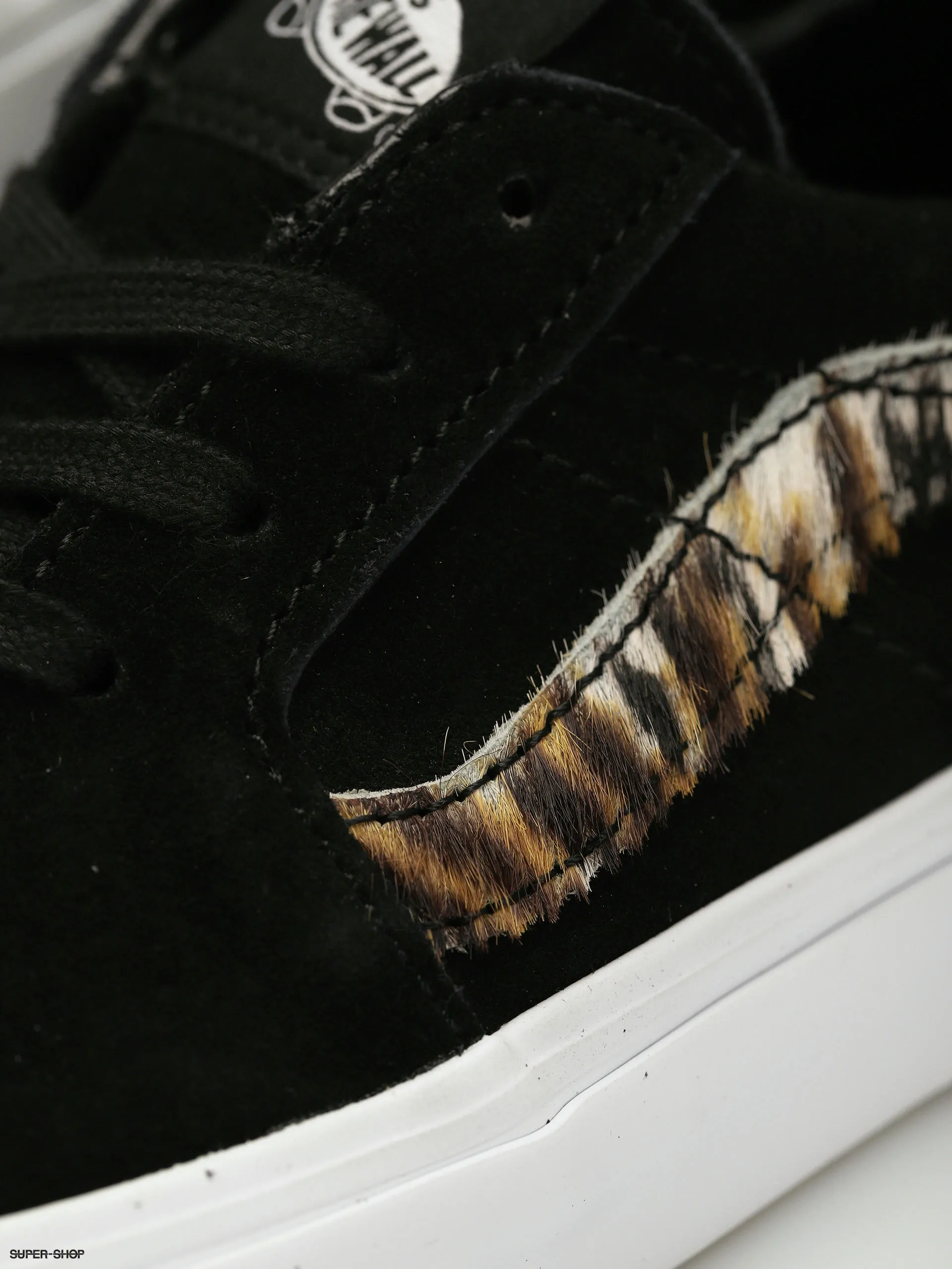 Vans Sk8 Low Shoes (soft suede/black/tiger)