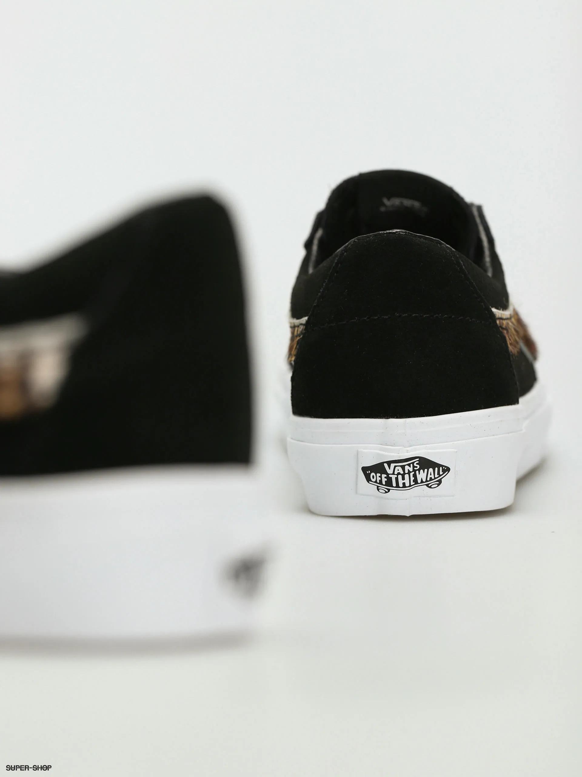 Vans Sk8 Low Shoes (soft suede/black/tiger)